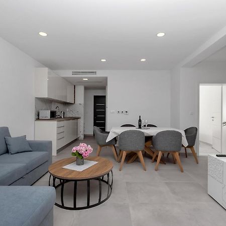 Central Beach Apartments Tučepi Eksteriør billede