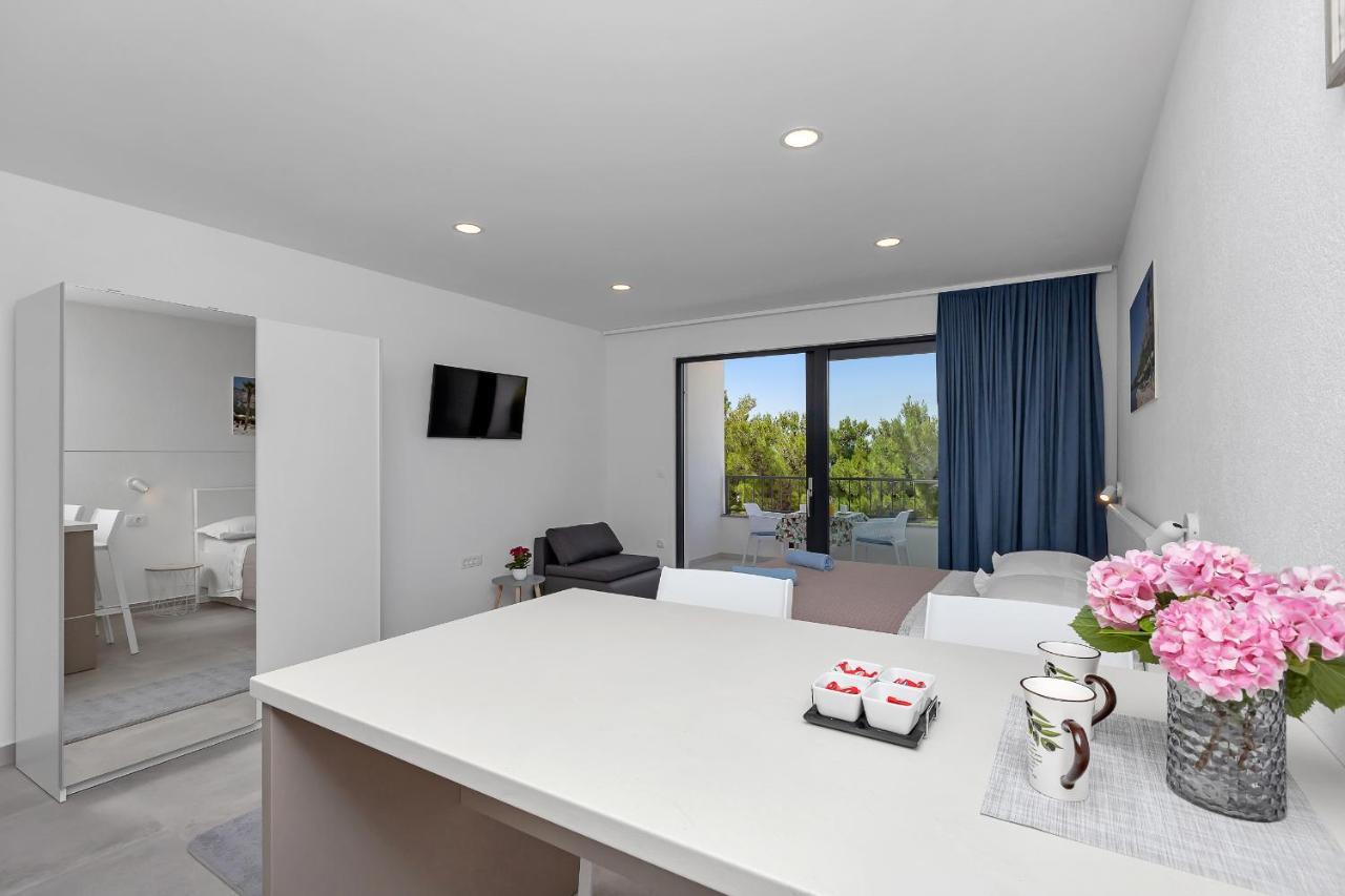 Central Beach Apartments Tučepi Eksteriør billede