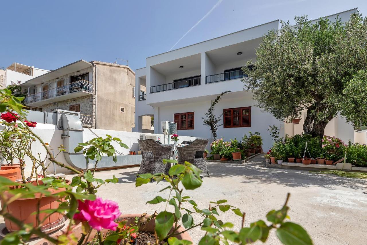 Central Beach Apartments Tučepi Eksteriør billede
