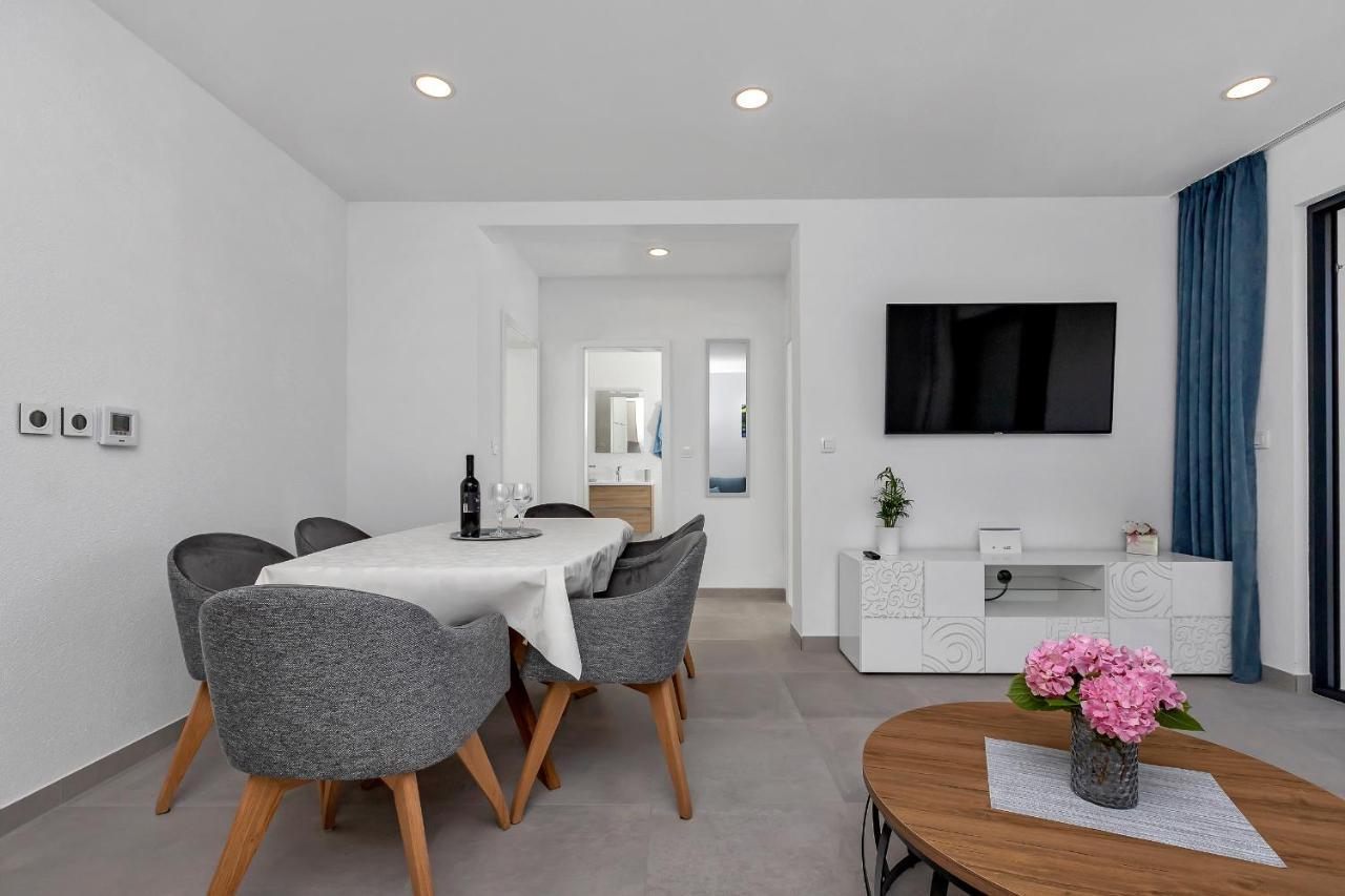 Central Beach Apartments Tučepi Eksteriør billede