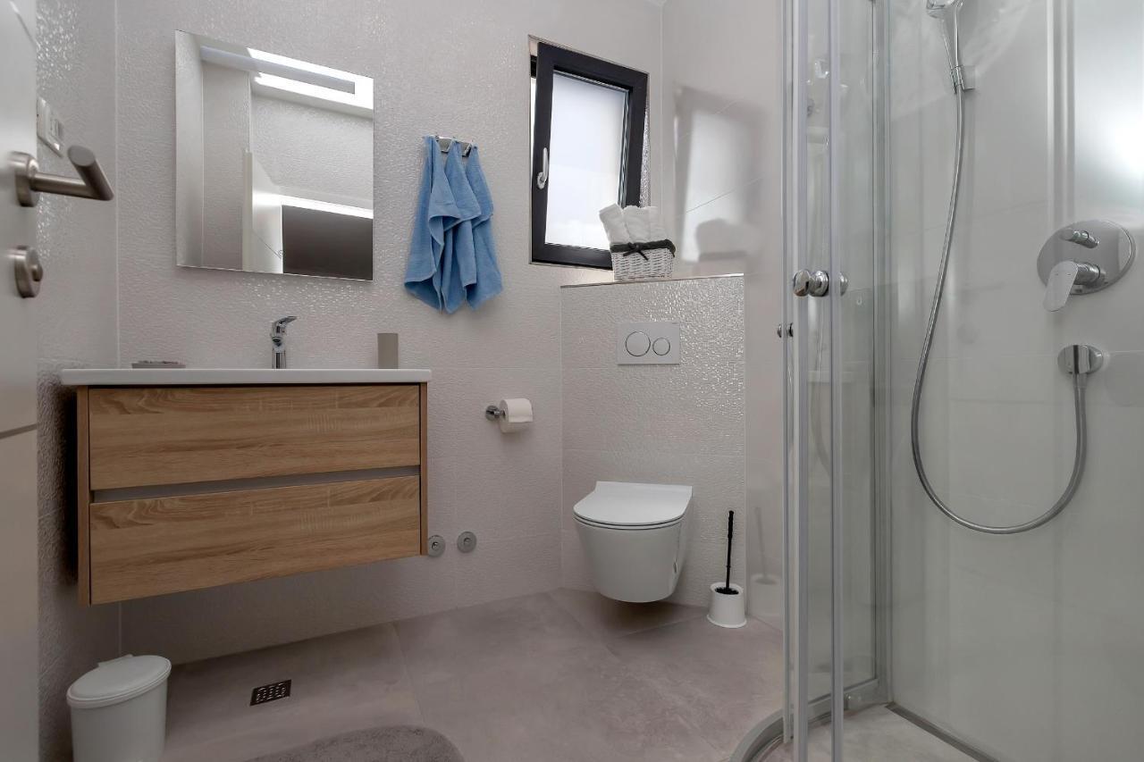 Central Beach Apartments Tučepi Eksteriør billede