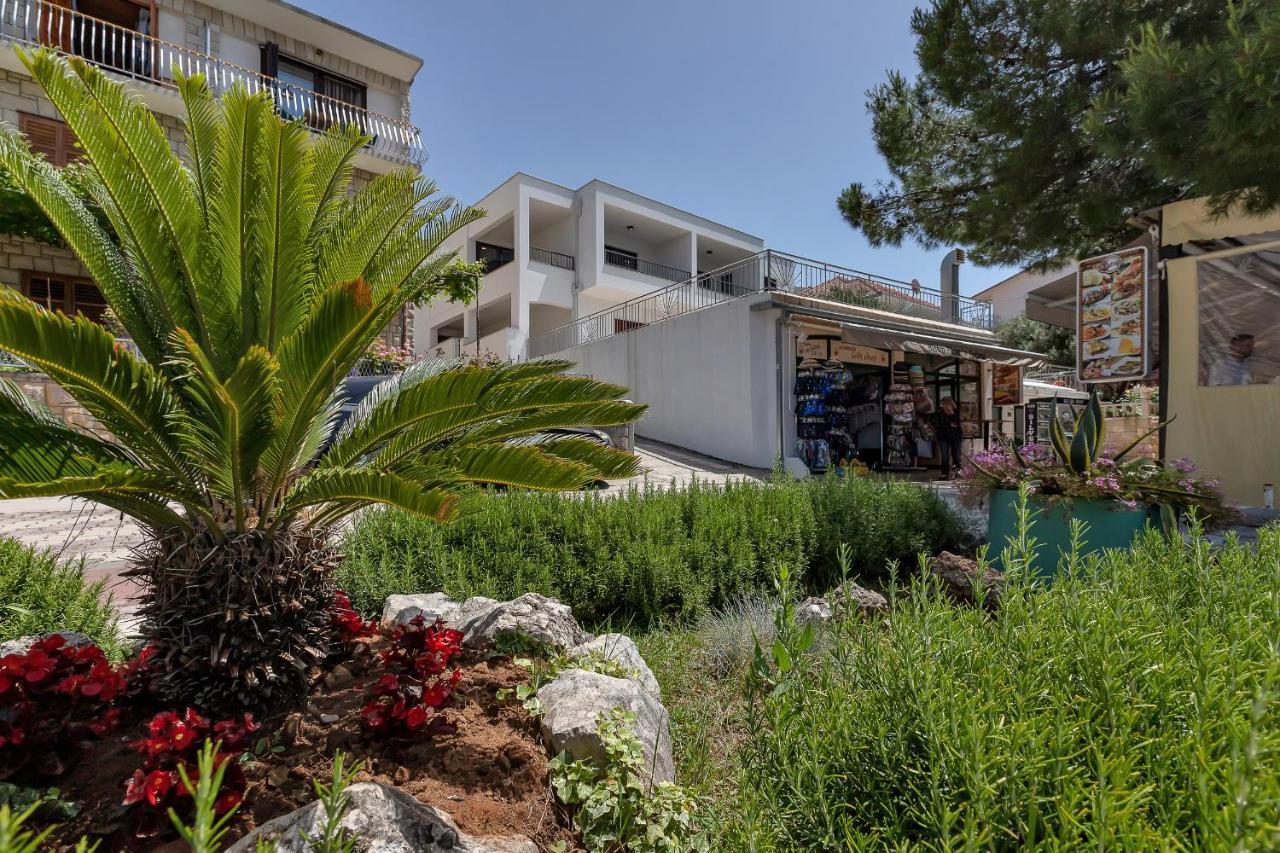 Central Beach Apartments Tučepi Eksteriør billede